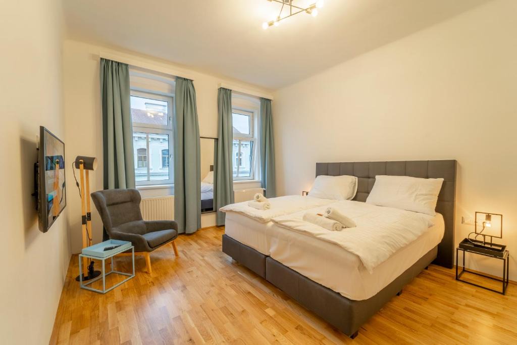 Kaisermuhlen Apartment | josef's home I Maxi Apartment I near UNO, VIC