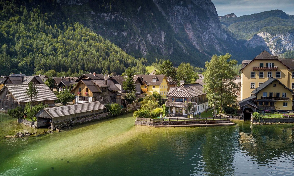 Hallstatt Apartment | LOFT AM SEE - Apartment with direct lake access in Hallstatt