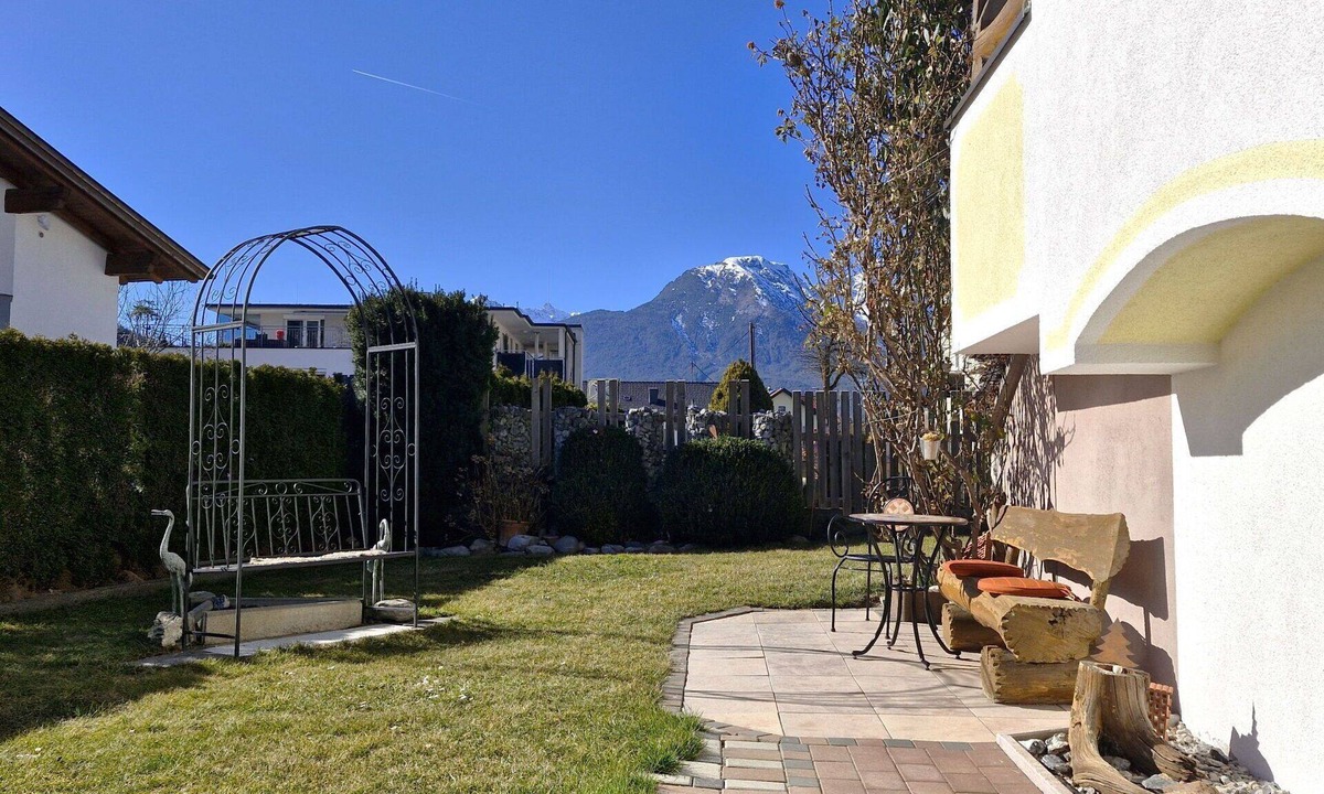 Karres Apartment | Lovely apartment for 2 people with WIFI, TV, patio and pets allowed