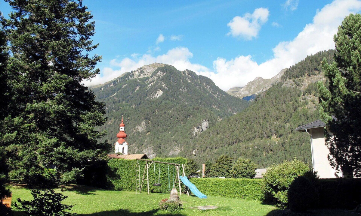Pfunds Apartment | Lovely apartment for 8 people with WIFI, TV, balcony and pets allowed