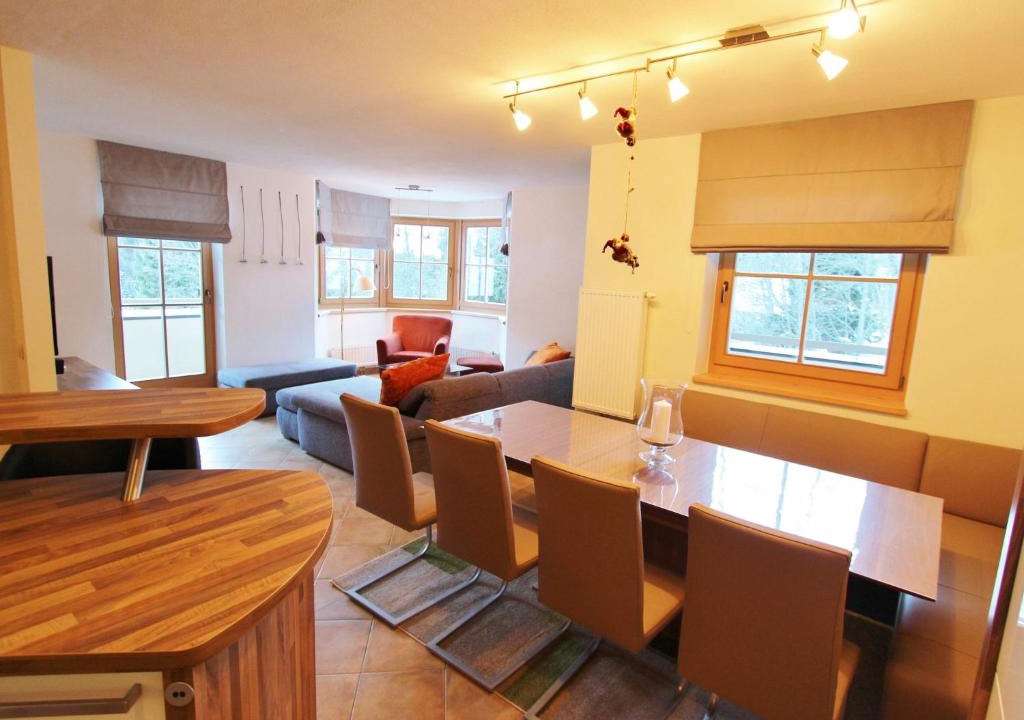 Hinterglemm Ski Chalet | Lovely Chalet with Sauna Ski Storage Heating Carport