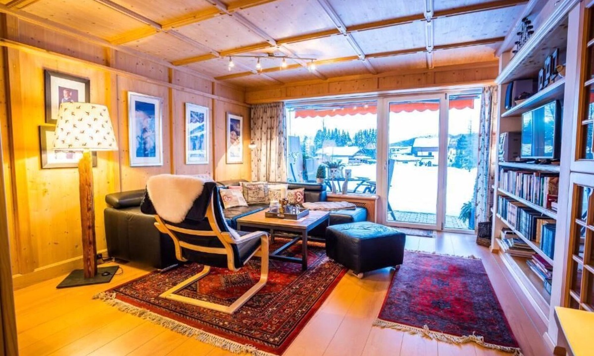 Seefeld in Tirol Apartment | Lundsör House by MoniCare: Homey Comfort on Two Floors