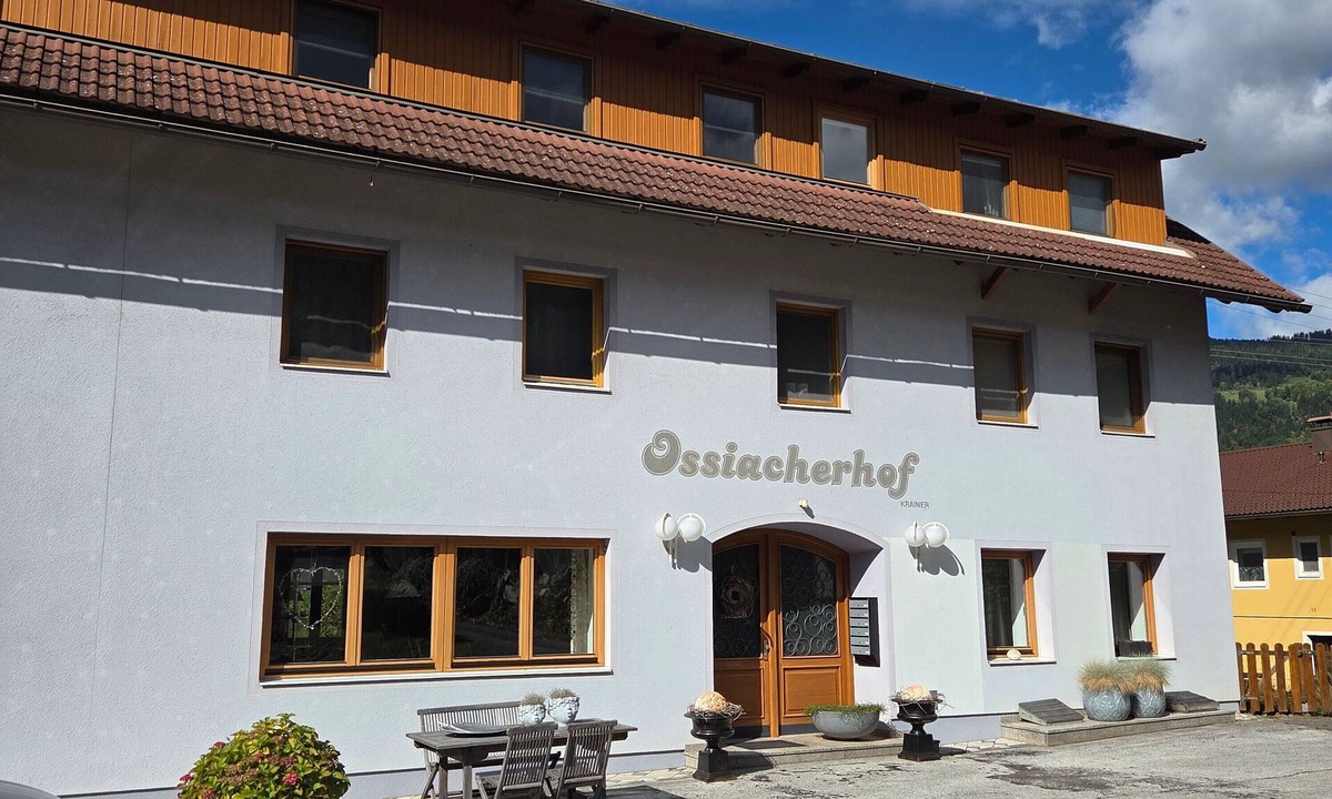 Altossiach Apartment | Merlschober, Apartment 4 with Lake View, Private Beach and Balcony
