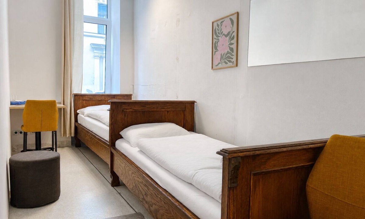 Hundsturm Apartment | Modern Hotel Room Near Rennweg & City Attractions