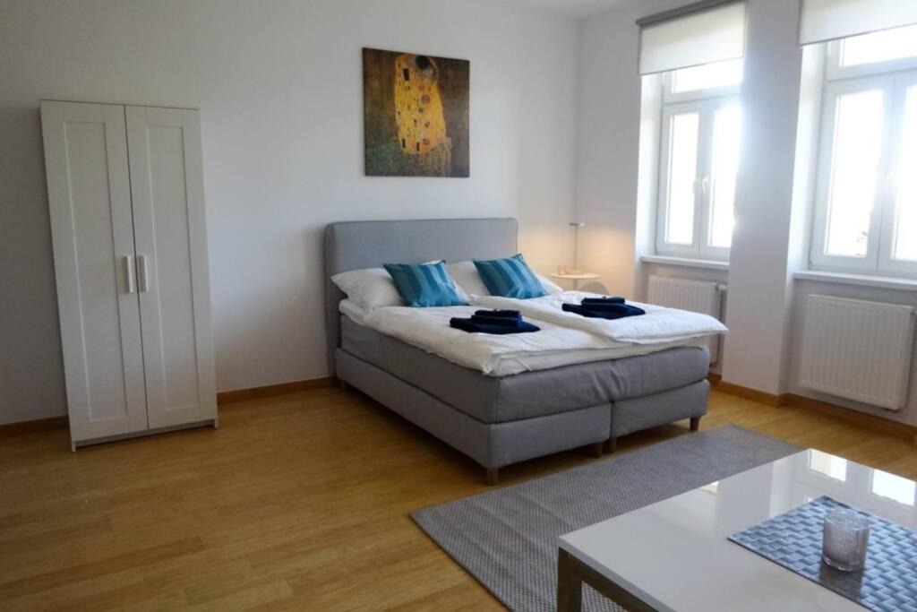 Funfhaus Apartment | Modernes Leben l LF28