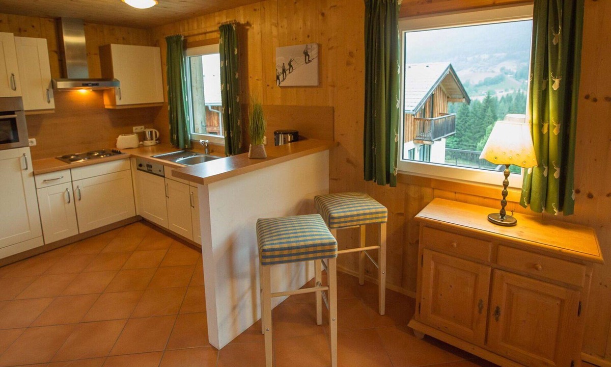 Annaberg im Lammertal House | Nice apartment in villa for 8 guests with pool, WIFI, TV, terrace and pets allowed