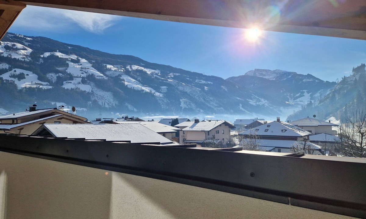 Zillertal Apartment | Nice apartment for 4 people with WIFI, TV, balcony and panoramic view