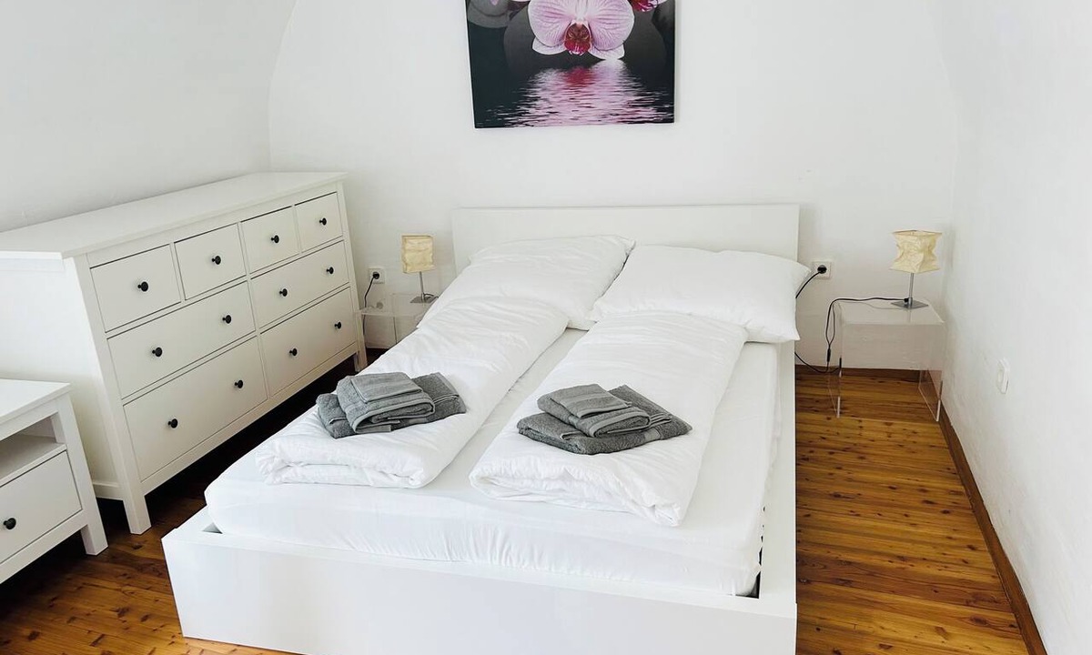 Krems an der Donau Apartment | Old Town Apartment on Hoher Markt in the Heart of Krems