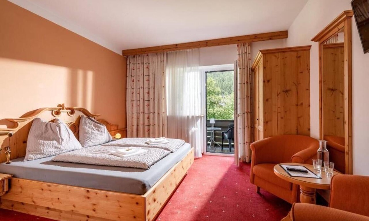 Waidring Hotel | Pension Berta & Restaurant Franz