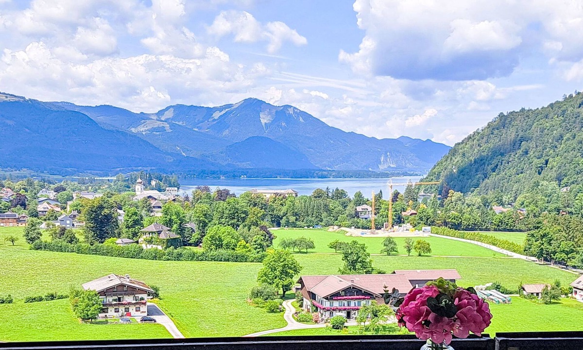 Strobl Apartment | Penthouse Deluxe by Interhome