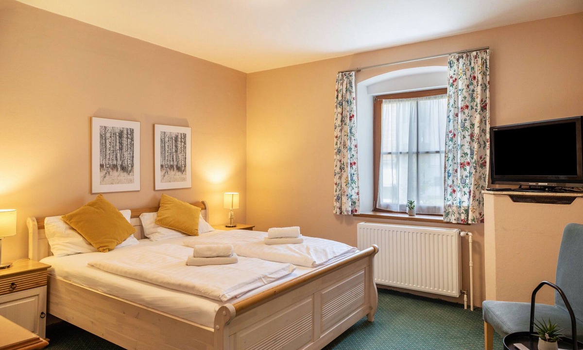 Seefeld Pedestrian Zone Apartment | Room 'Doppelzimmer 3' with Mountain View and Wi-Fi
