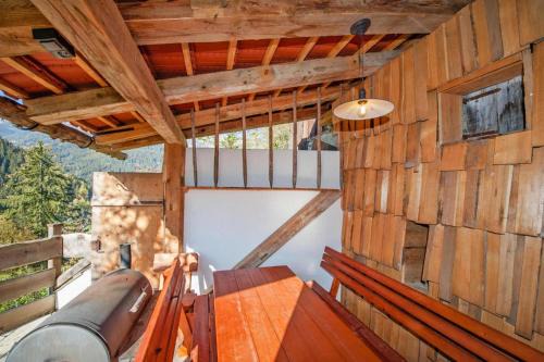 Tobadill Apartment | Rustic Farm in Tyrol with Mountain Views