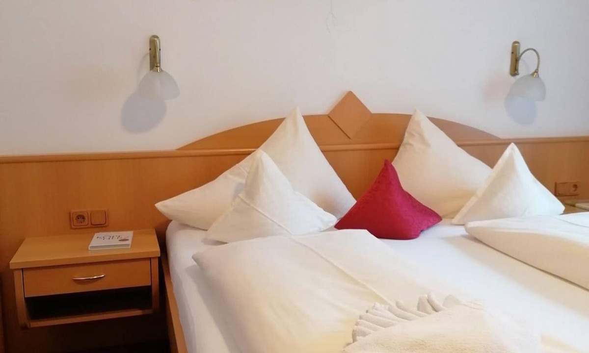 Rauris Bed & Breakfast | Short stay in a double room Standard - Breakfast Hotel Birkenhof