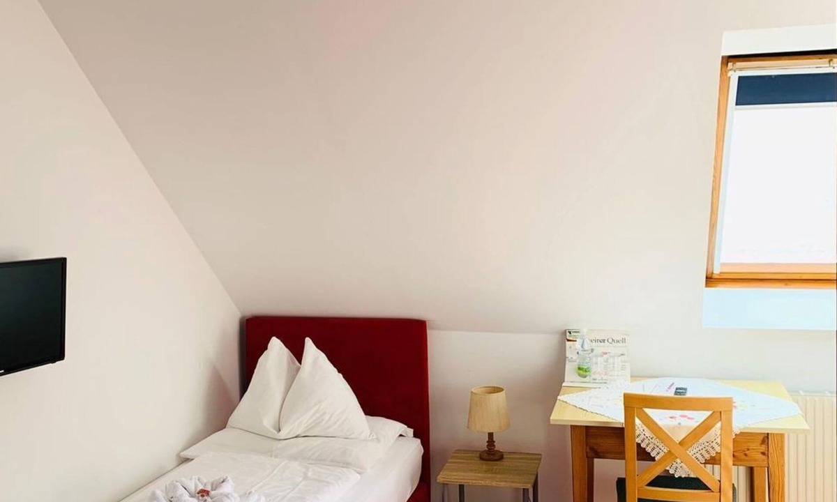 Friedberg House | Single room with shower, WC - Hotel Schwarzer Adler