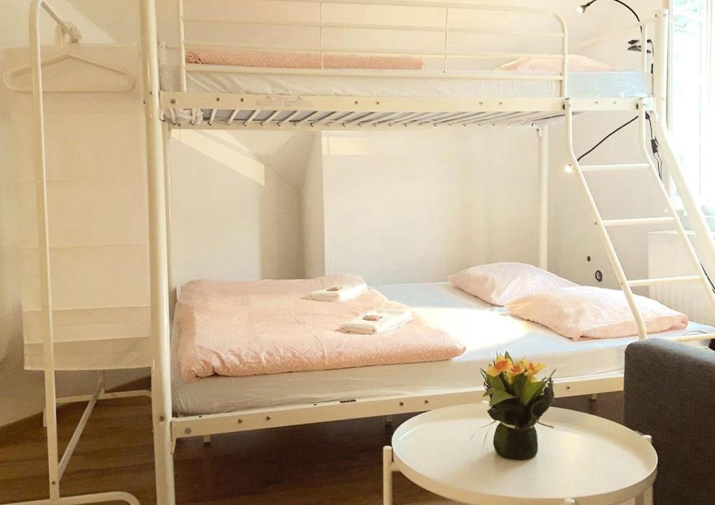 City Centre Salzburg Hostel | SISHAUS - Private Room Rental