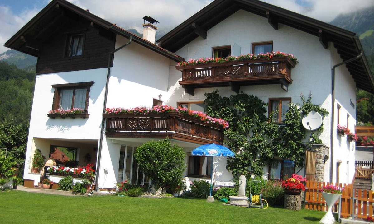 Thaur Apartment | Sonnenheim Guesthouse - Double Room with Shower and Toilet 2