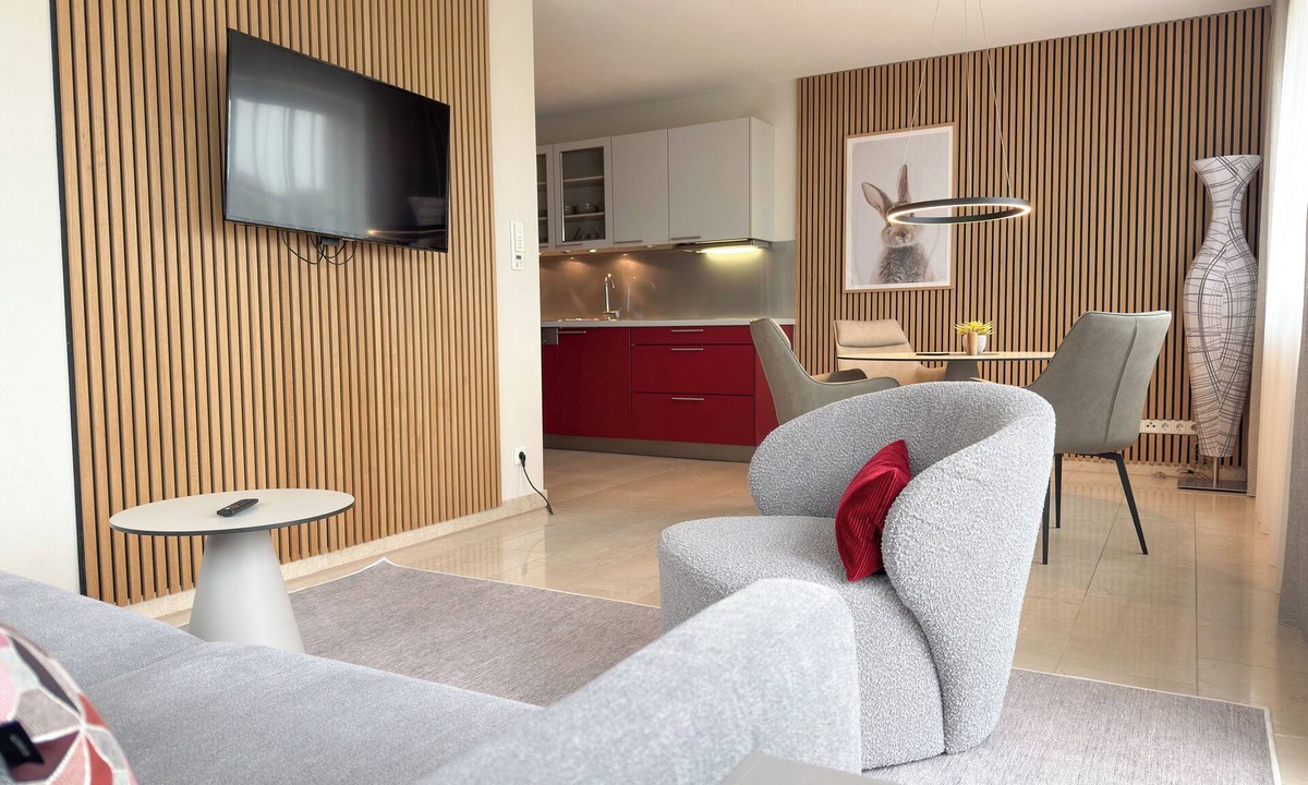 Seekirchen am Wallersee Apartment | SONNTAGSKIND near Salzburg – stylish apartment with a terrace and private garden