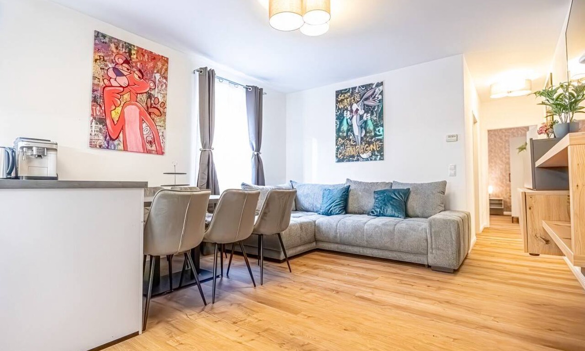 Donaustadt Apartment | Spacious 2BR and 1LR Apartment, Around Donaustadt