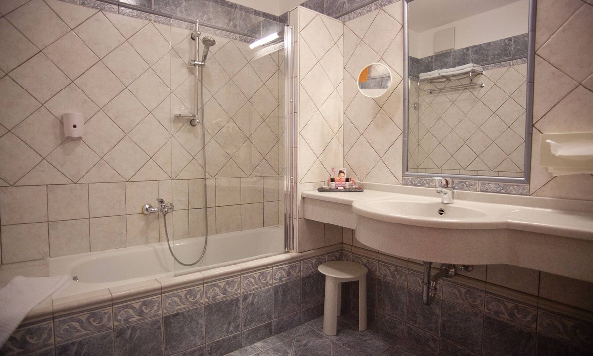 Podersdorf am See Hotel | Sporthotel Podersdorf