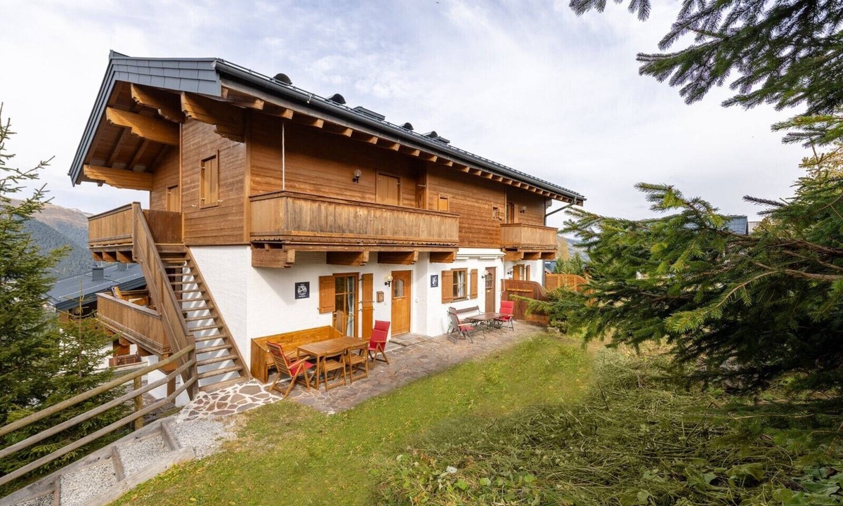 Hochkrimml Apartment | Steinadler Silberleiten Apartment with Mountain View, Terrace and Wi-Fi