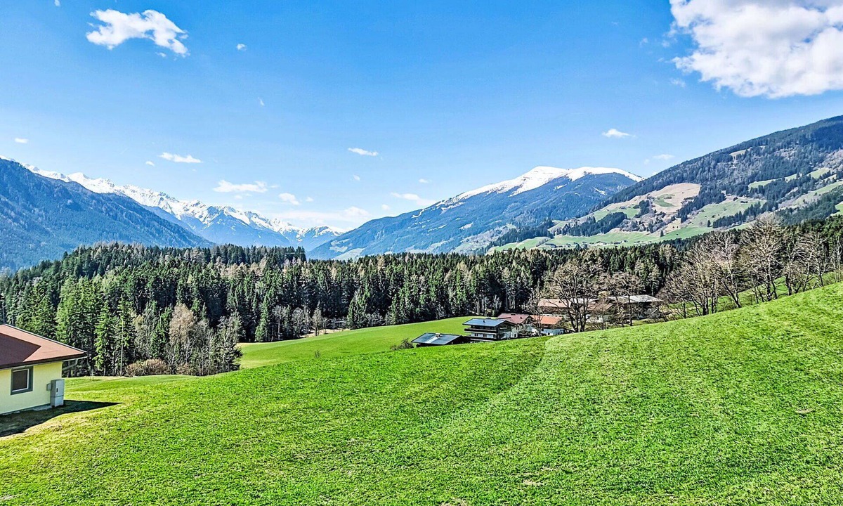 Mittersill Villa | Stunning private villa for 12 guests with WIFI, TV, balcony and panoramic view