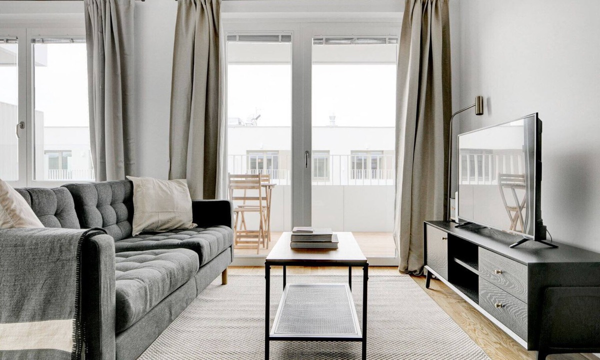 Vienna Apartment | Sunny Leopoldstadt Studio w/Rooftop & BBQ, near Metro U2, by Blueground