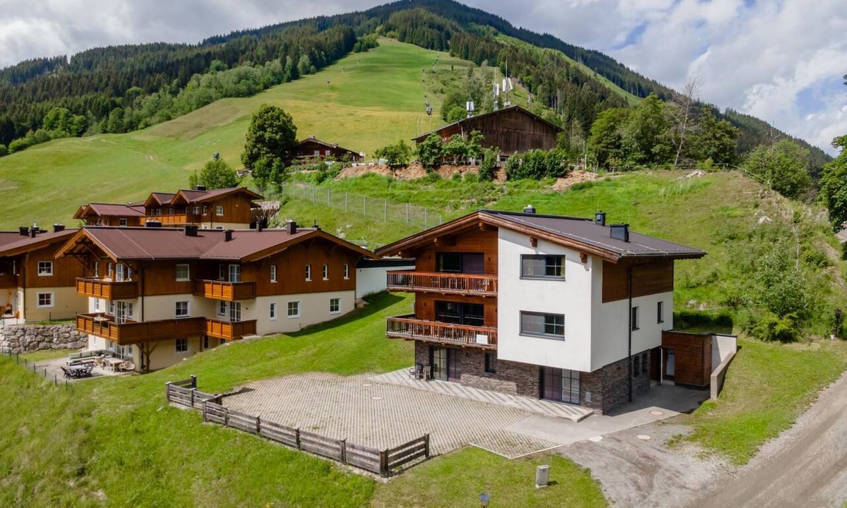Vorderglemm Ski Chalet | Top chalet near the slope and lift in Saalbach
