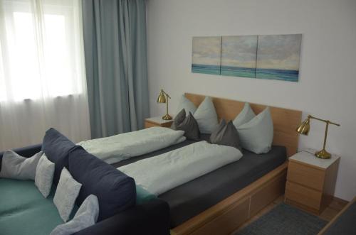 Rust Apartment | Windstill Apartments