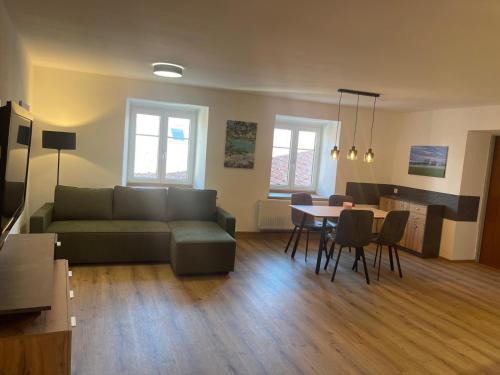 Schoerfling am Attersee Apartment | Wohnen im ehemaligen Kloster in Schörfling am Attersee