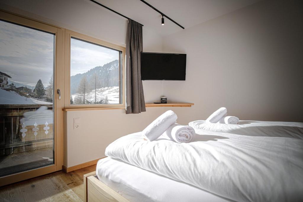 Vals Apartment | WOLF Apartments Padaun - Panorama Mountain Retreat in Tirol