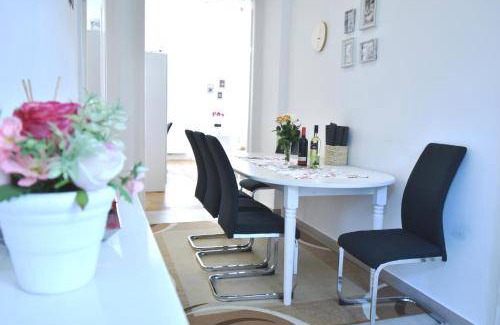 Schottenfeld Apartment | 80 m² Apartment ∙ 3 bedrooms ∙ 8 guests