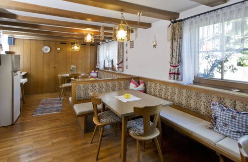 Finsing House | 300 m² House ∙ 8 bedrooms ∙ 15 guests