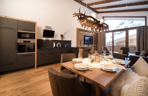 Warth Apartment | 5-9 person chalet - Lux Alp Chalet