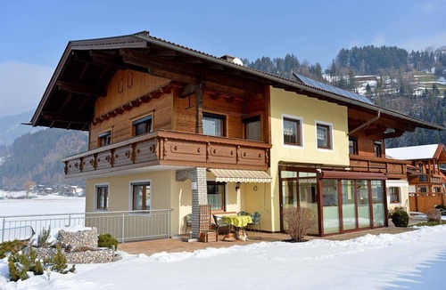Stumm Apartment | 70 m² Apartment ∙ 3 bedrooms ∙ 4 guests