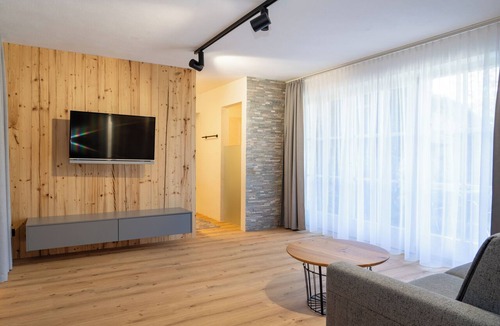 Bischofshofen Apartment | A beautiful apartment with its own terrace at Oberwinklgut.