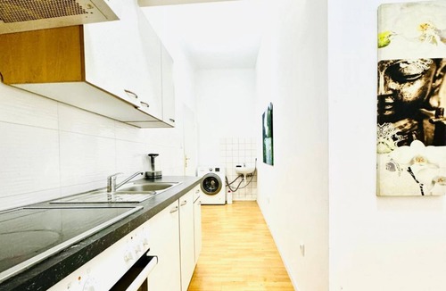 Hernals Apartment | Affordable Stay | 8 Mins to Rathausplatz