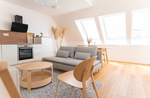 Rudolfsheim-Funfhaus Apartment | Air-conditioned penthouse