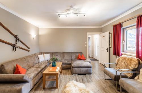 Bruck an der Grossglocknerstrasse Ski Chalet | Alpine Chalet Near Zell am See for 12