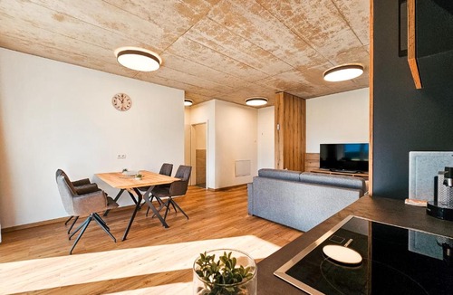 Schlitters Apartment | AlpenLuxus presents - MARTINS Zillertalblick with parking space and balcony