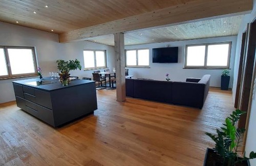 Schroecken Apartment | Alpha Apartment