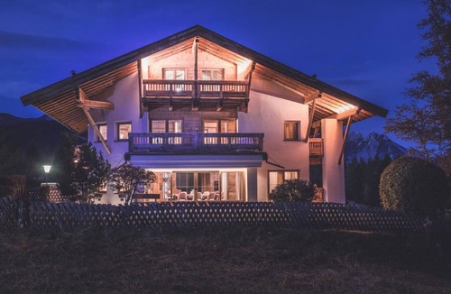 Seefeld in Tirol Apartment | Alpine chic in Haus Hahn, combined with modern elegance Chalet Seefelder Spitze by MoniCare