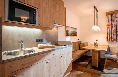 Itter Apartment | Apartment 2 - Fuchs Apartment Building