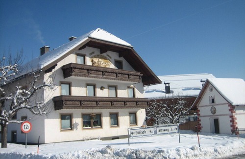 Sankt Andrae im Lungau Apartment | Apartment 'Seifterhof - Nr 1' with Mountain View, Shared Terrace and Wi-Fi