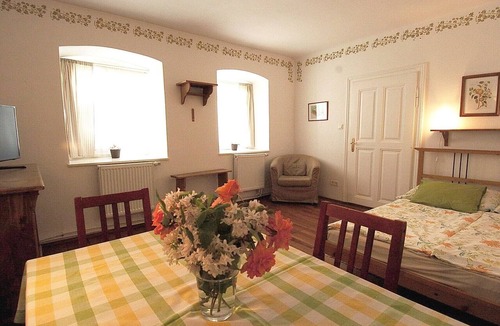 Kritzendorf Apartment | Apartment 'Bioweingut Hauerhof 99 -1' with Shared Garden, Wi-Fi and Air Conditioning