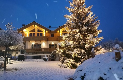 Zillertal Apartment | Apartment "Das Krumerhaus – Die Krumerlodge" with Mountain View, Balcony and Wi-Fi