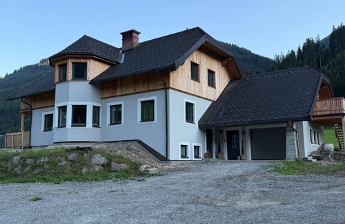 Donnersbachwald Apartment | Apartment 'Der Sagbauer Top 1' with Mountain View, Balcony and Wi-Fi