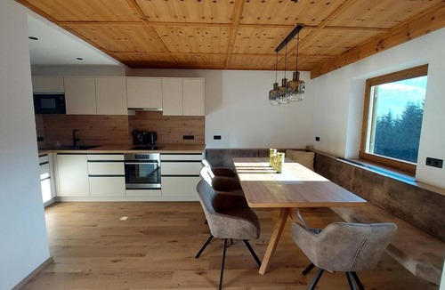 Ried im Zillertal Apartment | Apartment “Gästehaus Christoph” with Mountain View, Balcony and Wi-Fi