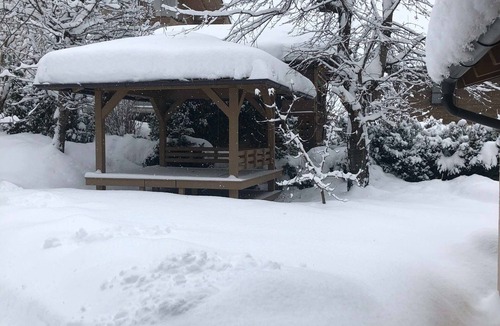 Stuhlfelden Apartment | Apartment 'Geigerhaus 500 Jahre - A' with Mountain View, Shared Sauna & Wi-Fi
