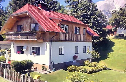 Ramsau am Dachstein Apartment | Apartment 'Haus Rosenheim' with Mountain View, Balcony and Wi-Fi