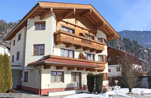 Stumm Apartment | Apartment in Kaltenbach near Ski Lift